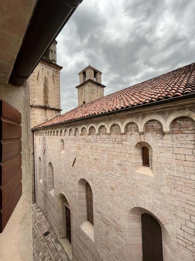 Church Bells Leilighet Kotor Eksteriør bilde